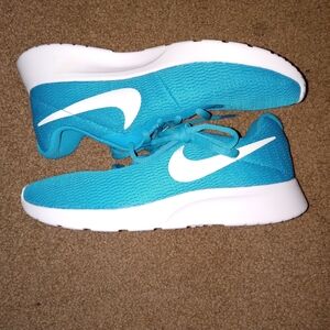 $20 women's nike size 9